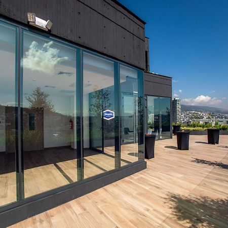 Готель Hampton By Hilton Quito La Carolina Park Екстер'єр фото