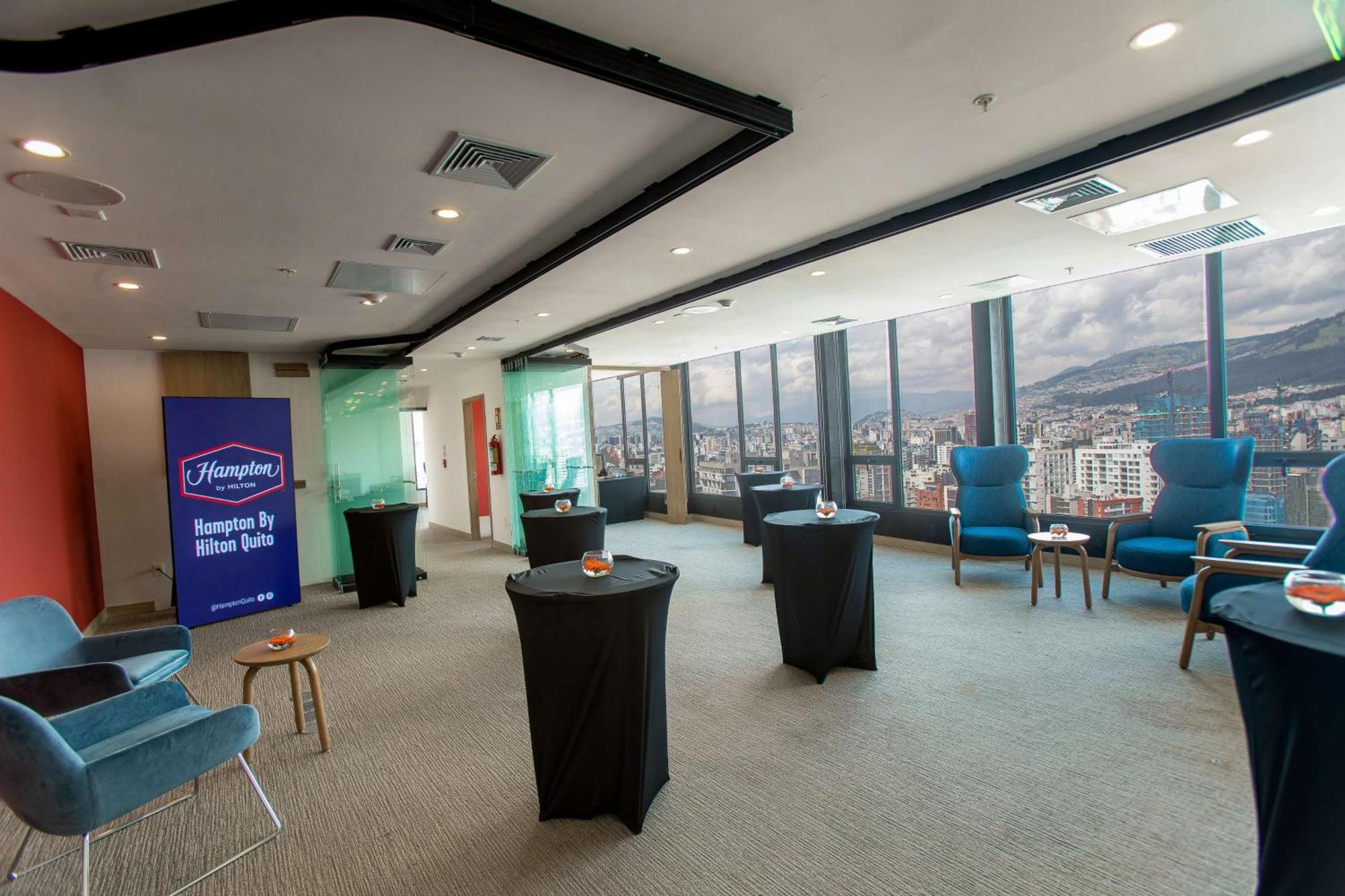 Готель Hampton By Hilton Quito La Carolina Park Екстер'єр фото