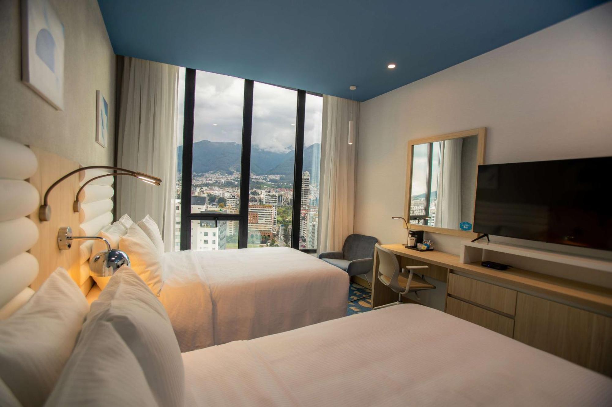 Готель Hampton By Hilton Quito La Carolina Park Екстер'єр фото