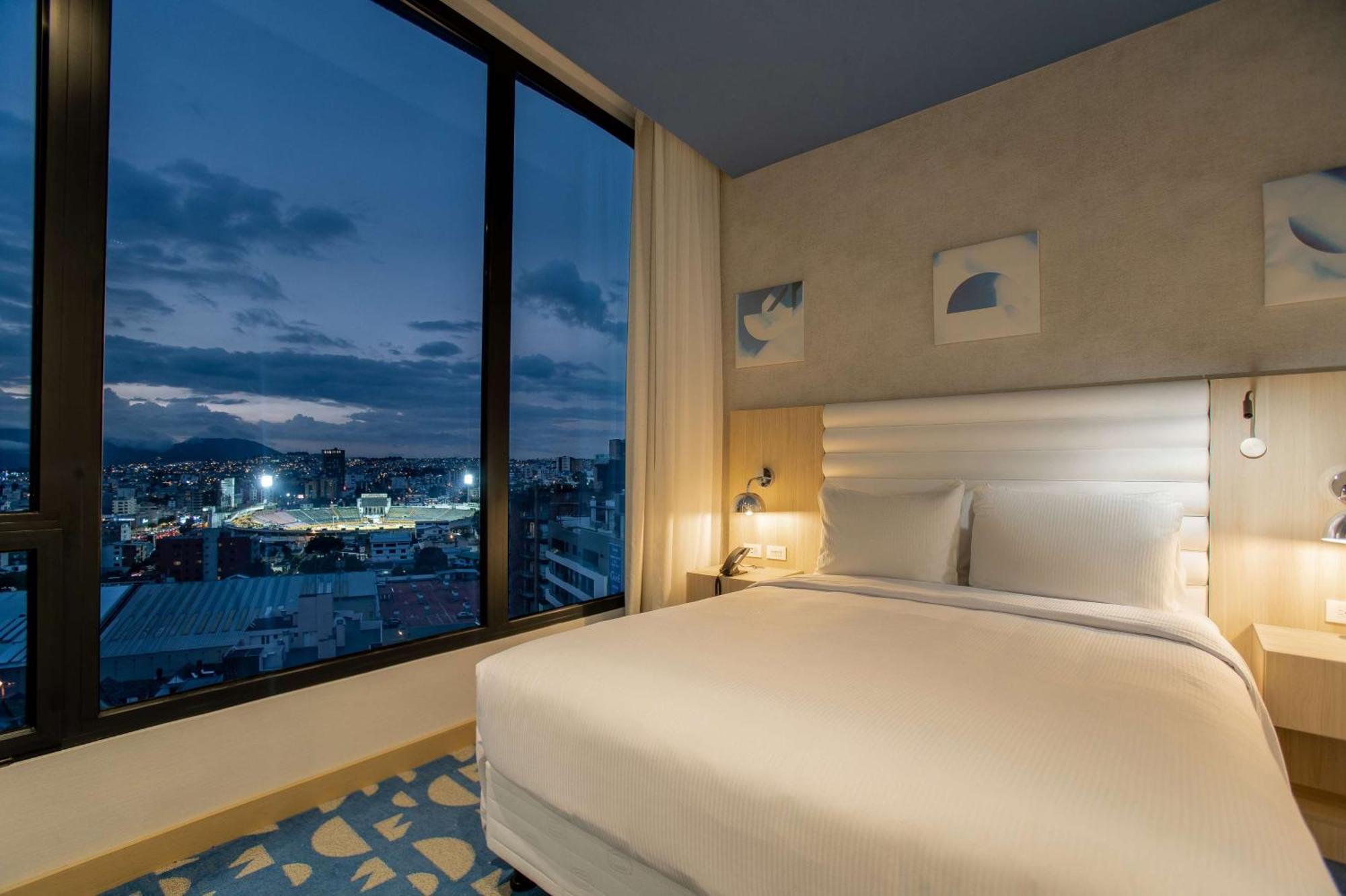 Готель Hampton By Hilton Quito La Carolina Park Екстер'єр фото